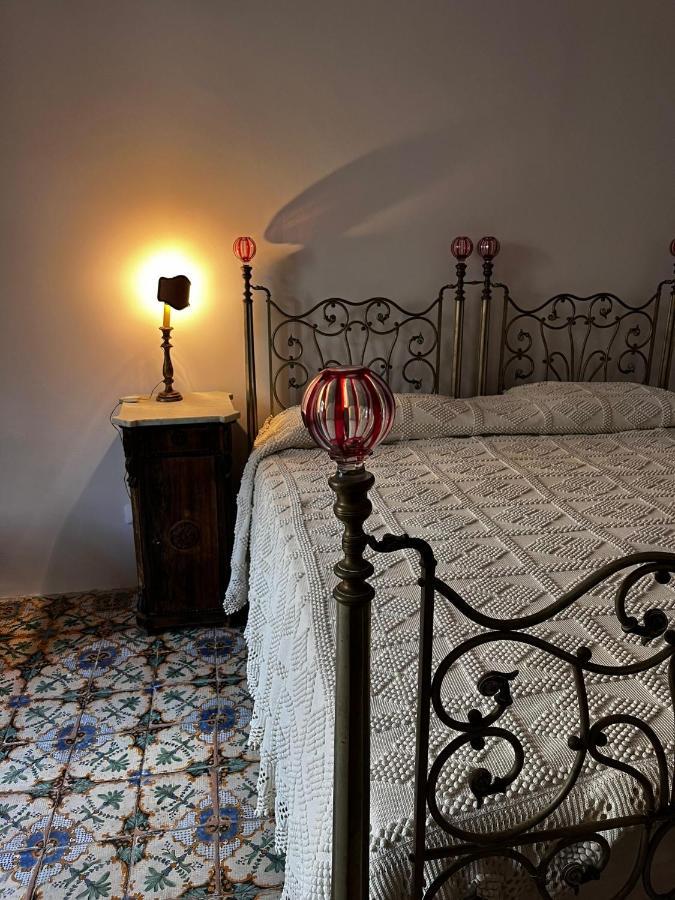 Palazzo Triolo - Dimora Di Charme Bed & Breakfast Corleone Bagian luar foto