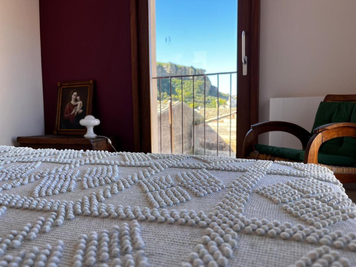 Palazzo Triolo - Dimora Di Charme Bed & Breakfast Corleone Bagian luar foto